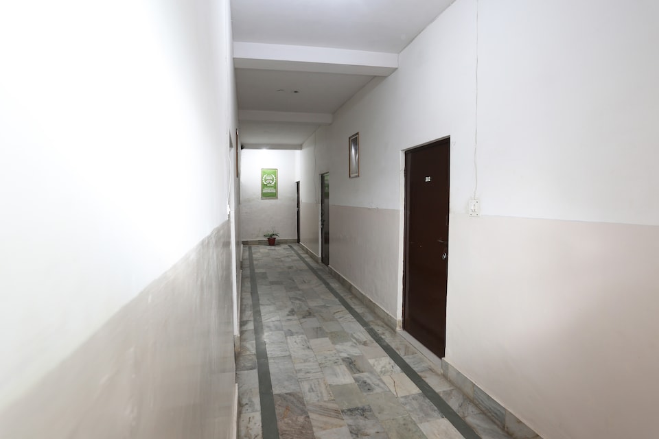 SPOT ON 41746 Hotel Grace, Fatehabad Road, Agra
