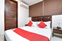 OYO Flagship 41748 Shalimar Bagh