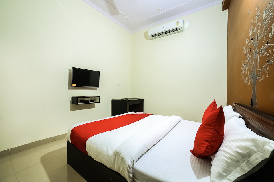 OYO 41852 Hotel Para Palace And Restaurant, Chomu, रींगस