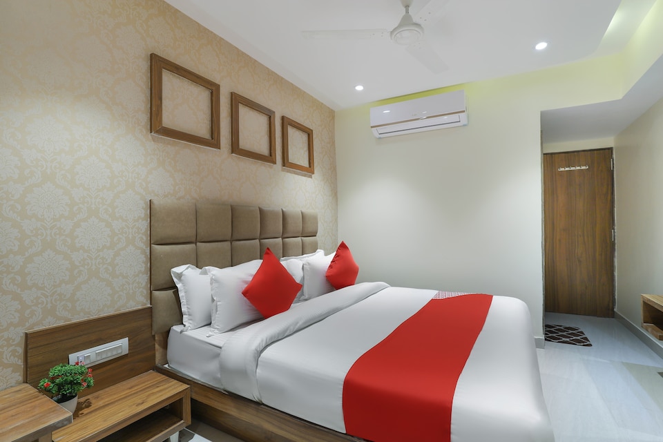 OYO 41858 Hotel Rose Gold , Sama Vadodara, Vadodara