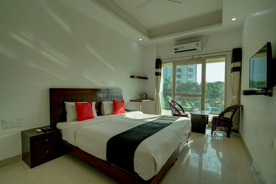Capital O 41861 Hotel Aries, Cantonment, Varanasi