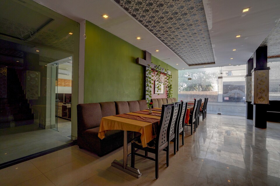 Capital O 41861 Hotel Aries, Cantonment, Varanasi