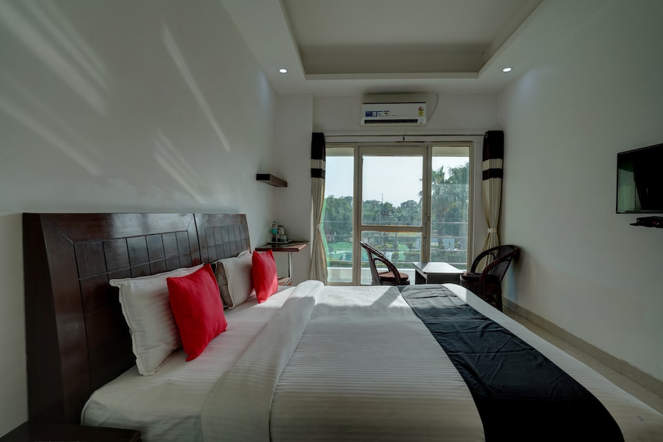 Capital O 41861 Hotel Aries, Cantonment, Varanasi
