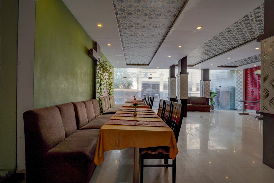 Capital O 41861 Hotel Aries, Cantonment, Varanasi