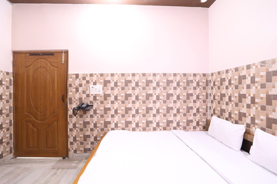 SPOT ON 41870 Hotel Rajmahal, Meerut, Meerut