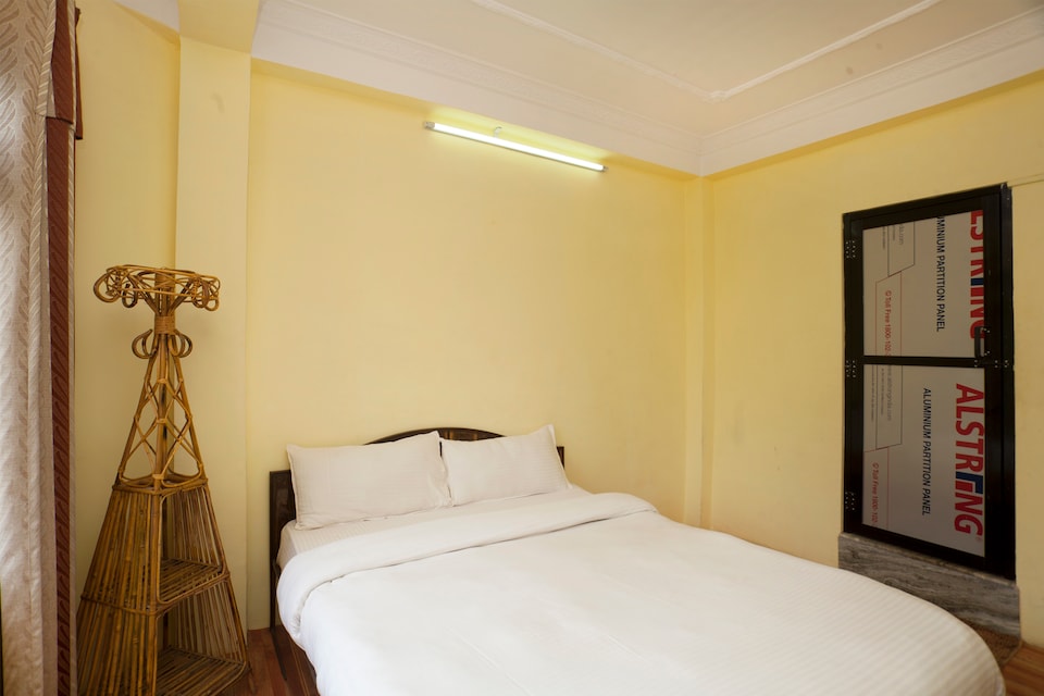 SPOT ON 443 Mountain Wall Hotel, Sinamangal Kathmandu, Kathmandu