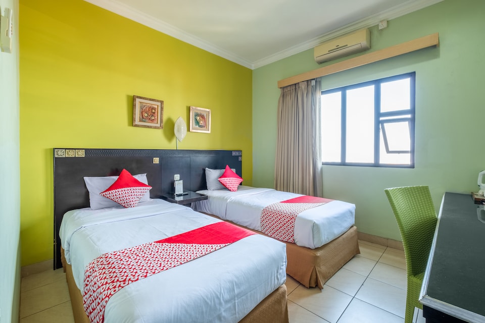 Capital O 1010 Isola Resort, Setiabudi Bandung, Bandung