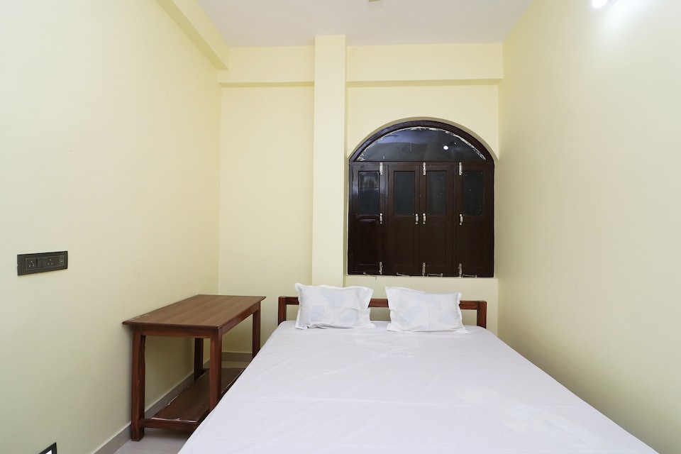 SPOT ON 41904 Hotel R.r Palace, Darbhanga city, Darbhanga