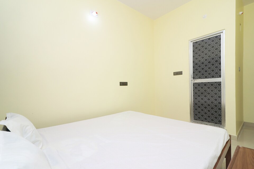 SPOT ON 41904 Hotel R.r Palace, Darbhanga city, Darbhanga