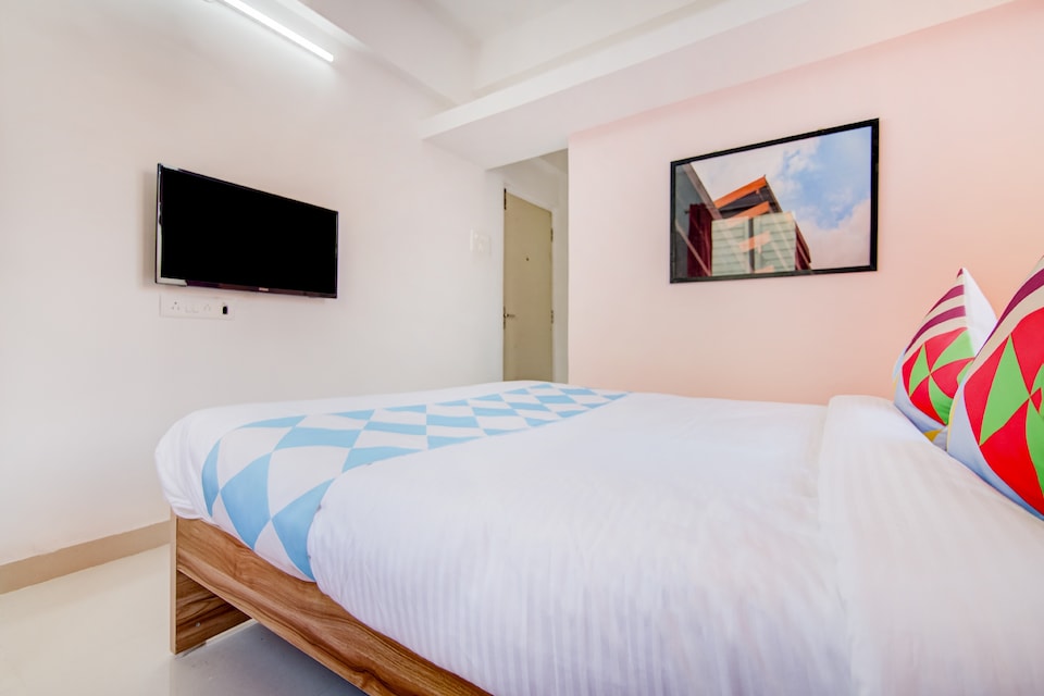 OYO Home 41907 Alluring Studio Stay Kharadi, Kharadi Pune, Pune