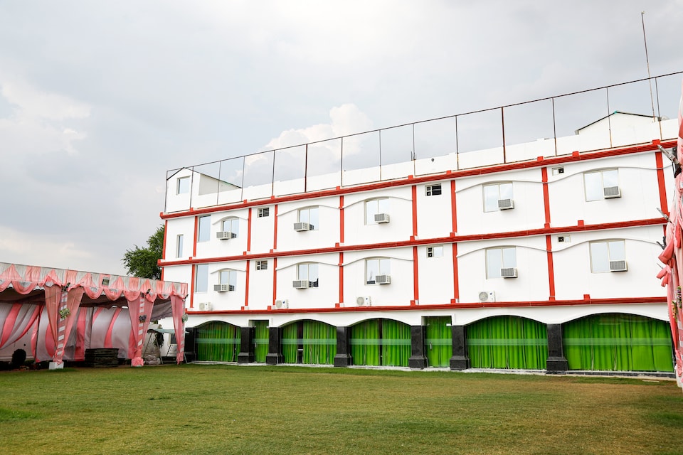 OYO 41923 Prema Kunj Resort, Jhansi, Jhansi