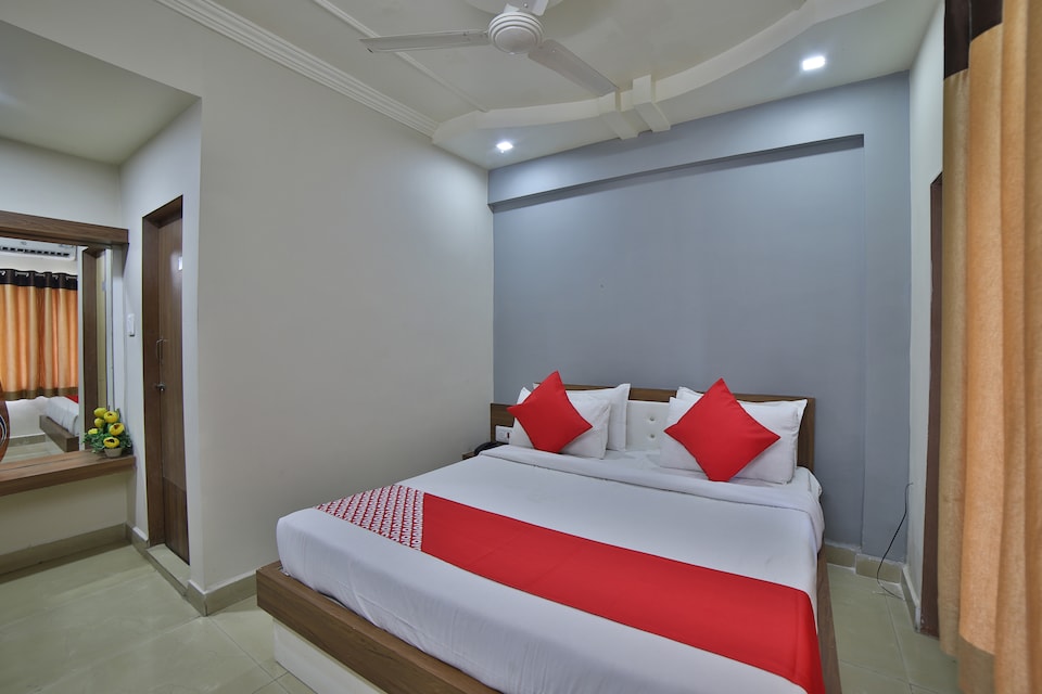 OYO 41929 Hotel Loyal Residency, Jamnagar, Jamnagar