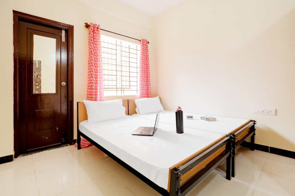 OYO LIFE BLR1560 Murgesh pallya, Indiranagar Bangalore, Bangalore