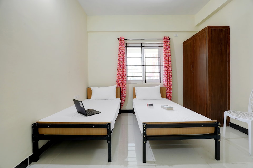 OYO LIFE BLR1560 Murgesh pallya, Indiranagar Bangalore, Bangalore