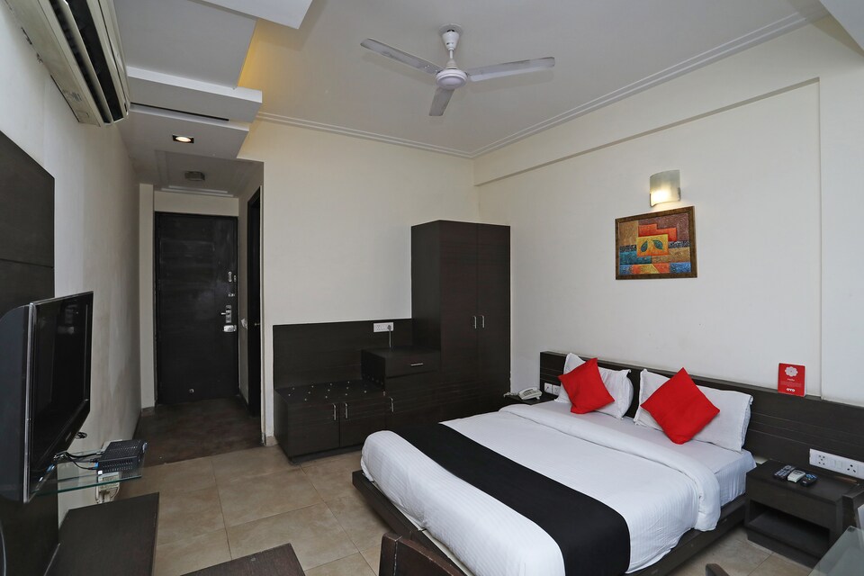 Capital O 41951 Hotel Oasiss, Cyber City Extension, Gurgaon