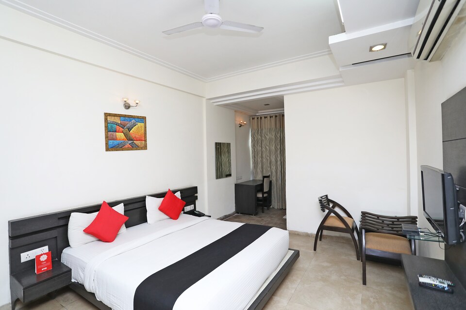 Capital O 41951 Hotel Oasiss, Cyber City Extension, Gurgaon