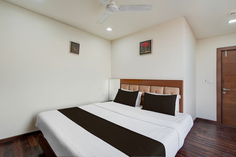 Super Collection O Motipura Bus Terminal Formerly Hotel Navjivan, Himmatnagar, Himmatnagar