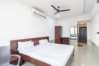 Hotels Surat Starting     679                                         Surat Hotels