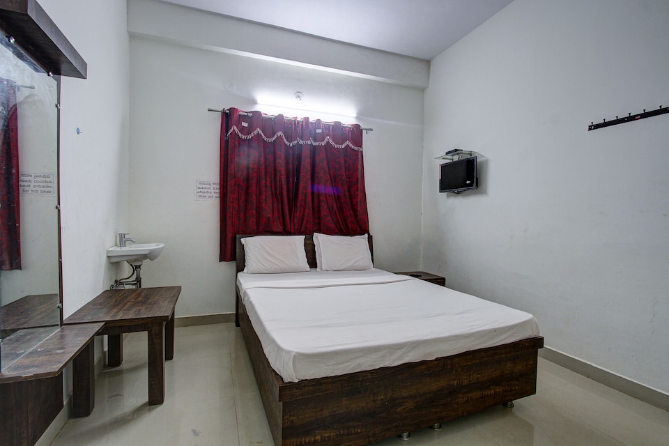 SPOT ON 41964 Hotel Alankar Lodging And Boarding, Shivamogga, Shivamogga