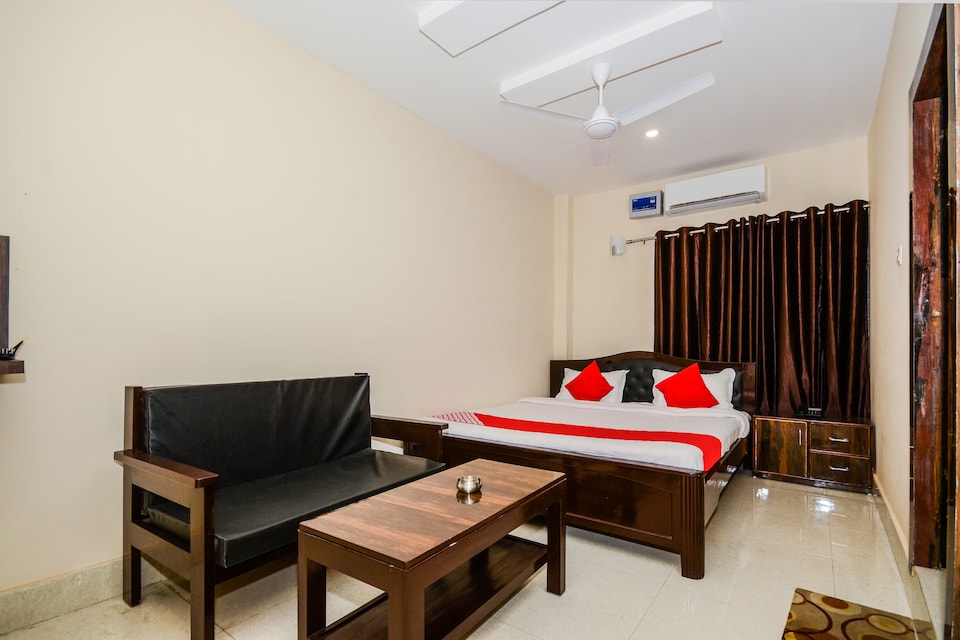 OYO 41971 Minakshee Guest House, Platan Bazar Guwahati, Guwahati