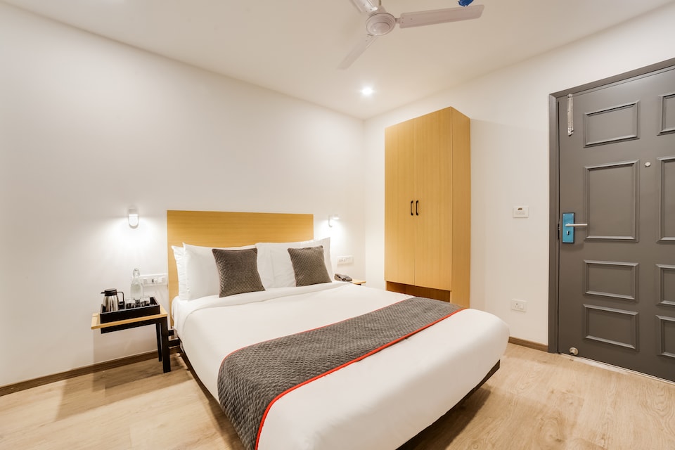 OYO Townhouse 259 Hargobind Enclave, Anand Vihar Delhi, Delhi