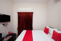 OYO 41979 Residenza Silver Breeze