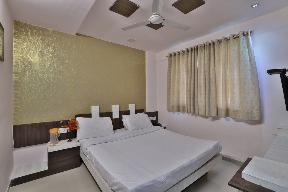 SPOT ON 41987 Hotel Sai Palace, Himmatnagar, Himmatnagar