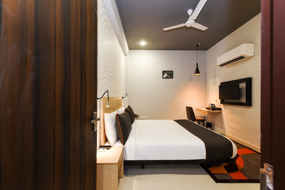 Hotel O THE FRONT DOORS, HUDA CENTRE 1, Gurgaon