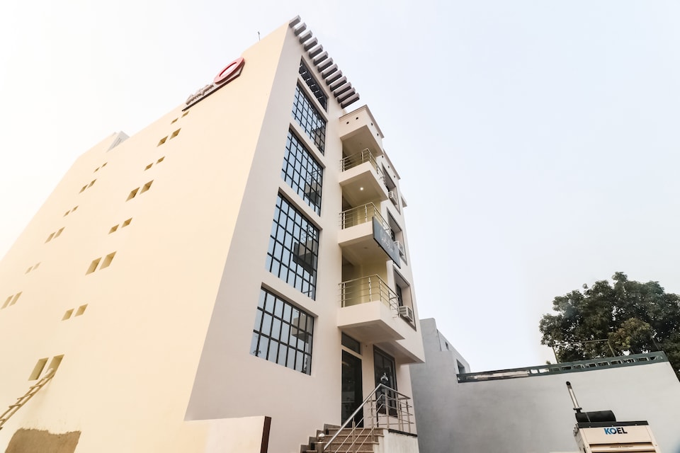 Live on VNS537, Lanka, Varanasi