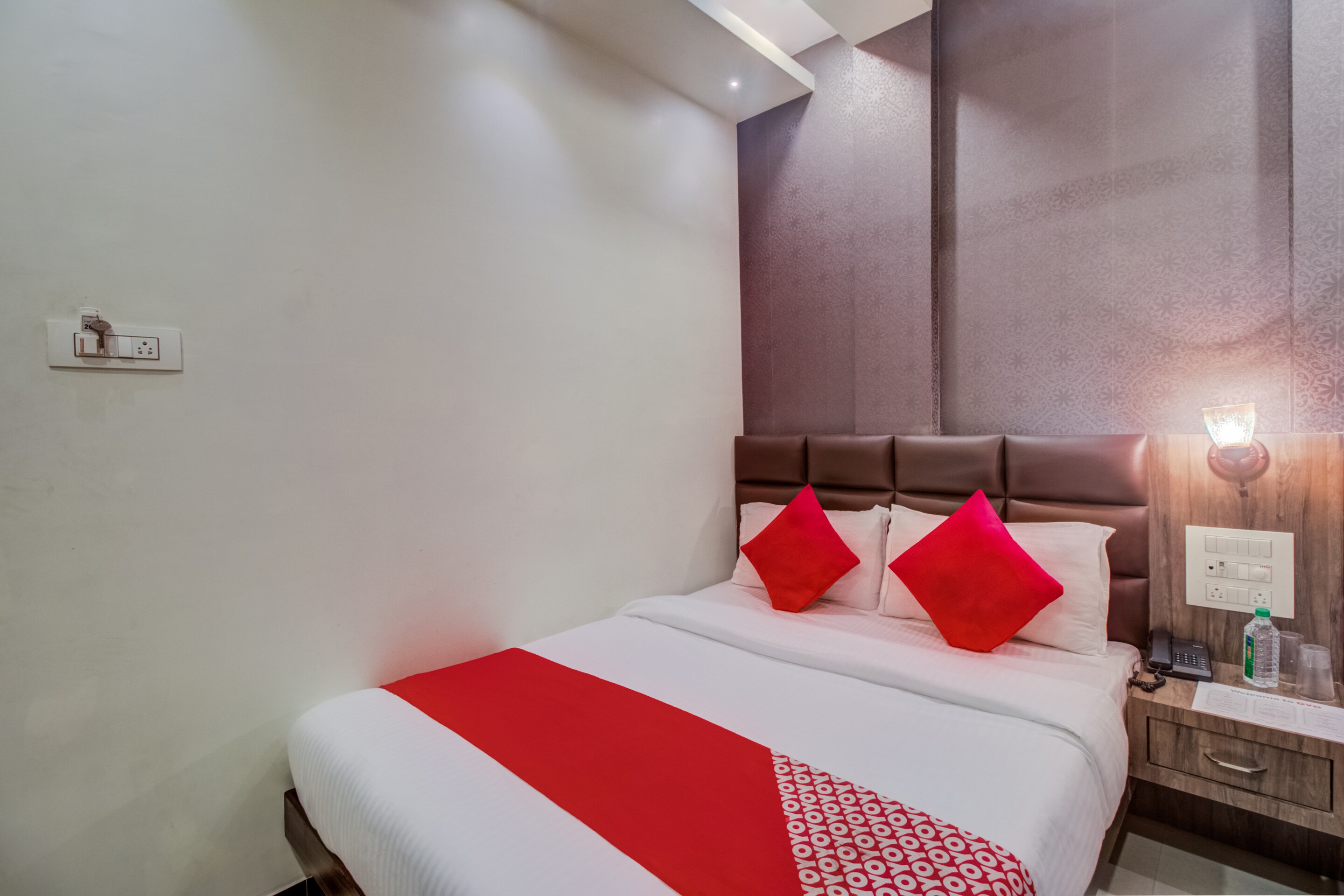 Oyo 409 Hotel A One Suite Oyo Rooms Mumbai Book 1624 Oyo