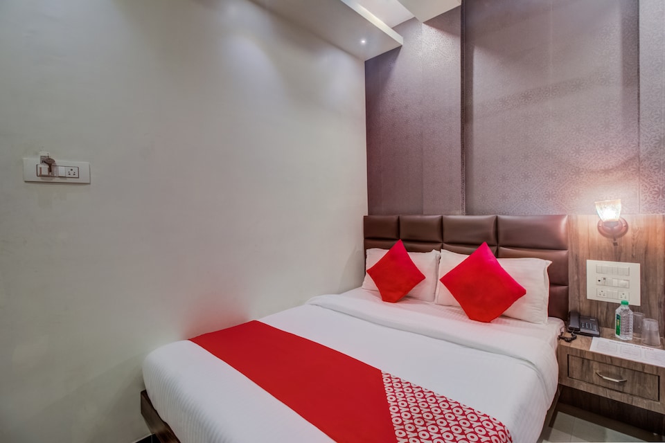 OYO Hotel A One Suite Near Chhatrapati Shivaji International Airport, Mumbai International Airport, Mumbai