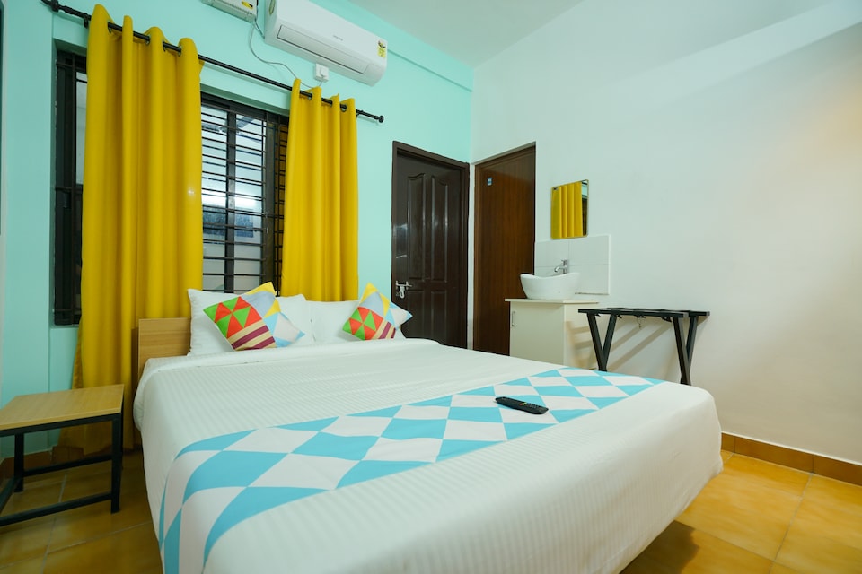 OYO 42017 Colorful Stay Nucleus Mall, Vytilla Kochi, Kochi