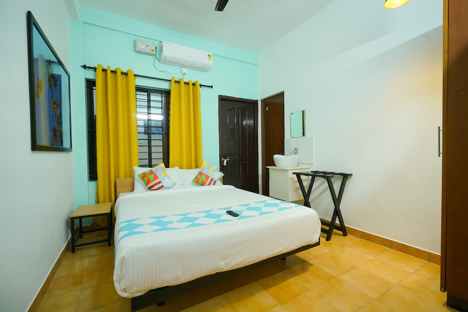 OYO 42017 Colorful Stay Nucleus Mall, Vytilla Kochi, Kochi