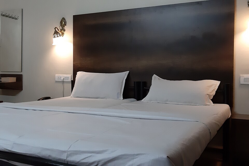 OYO 42036 Hotel Peacock, Hubli, Hubli-Dharwad