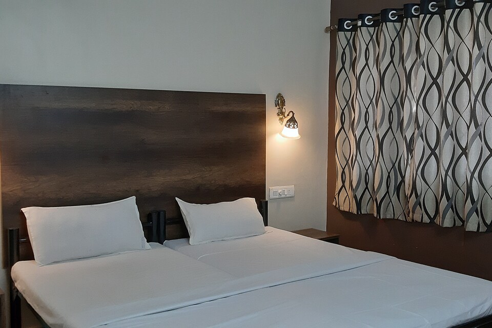 OYO 42036 Hotel Peacock, Hubli, Hubli-Dharwad