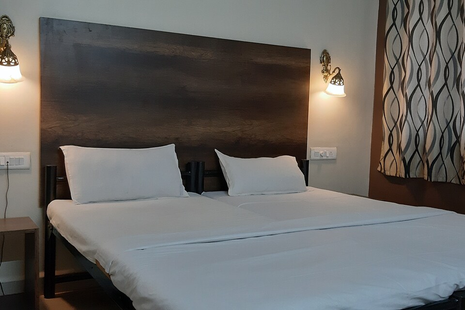 OYO 42036 Hotel Peacock, Hubli, Hubli-Dharwad