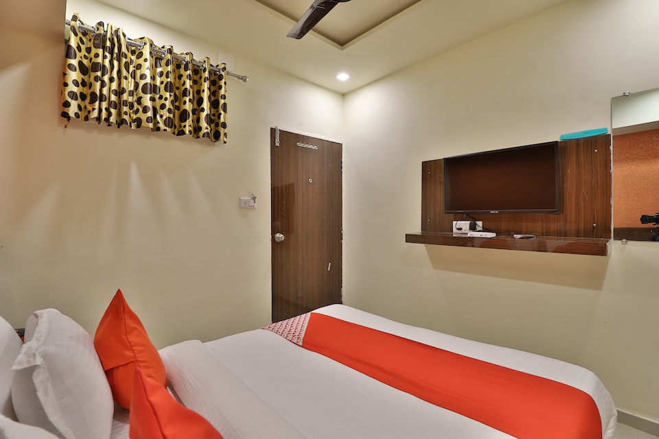 Hotel O Skyland, Navrangpura Ahmedabad, Ahmedabad