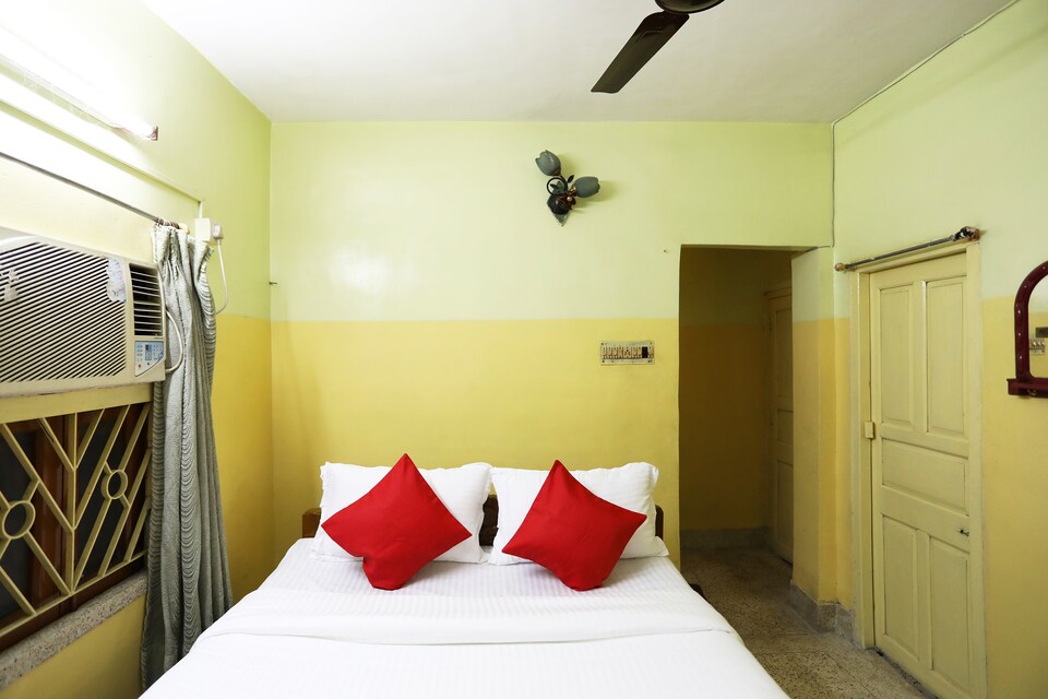 OYO 42056 Jadavpur Guest House, Santoshpur Kolkata, Kolkata