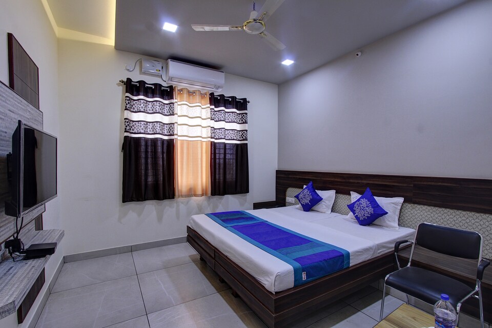 SPOT ON 42058 JB Residency, Ilkal, इलकल