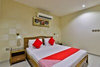 OYO 240 Roshan Gulf Hotel Suites