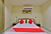 OYO 240 Roshan Gulf Hotel Suites