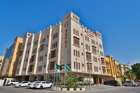 OYO 240 Roshan Gulf Hotel Suites