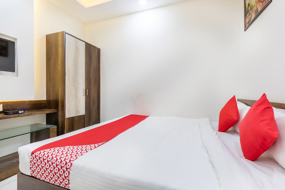 OYO 42068 Hotel Vinayak Palace, Hoshangabad, Hoshangabad