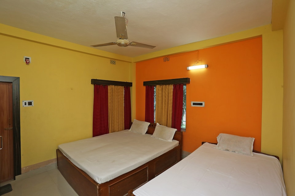 SPOT ON 42069 Hotel Srijan, Hazarduari, Berhampore