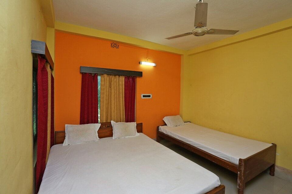 SPOT ON 42069 Hotel Srijan, Hazarduari, Berhampore