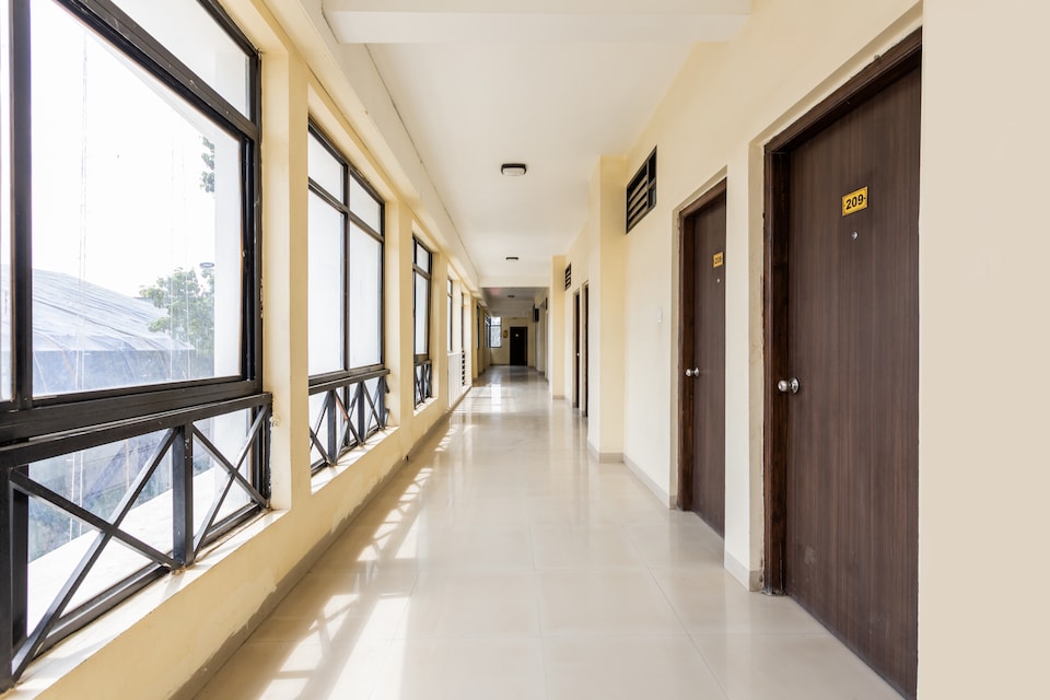 Collection O 42084 Rajshahi Hotel And Resort, Vijay Nagar Indore, Indore