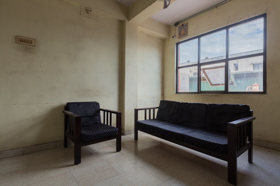 OYO 42096 Hotel Kantha, Central Chennai, चेन्नई