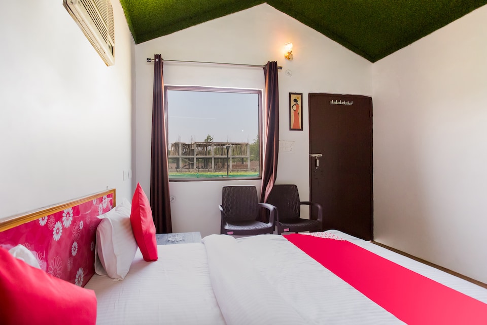 OYO 42098 Rajaji Downtown Resort & Cafe, AIIMS Rishikesh, Rishikesh