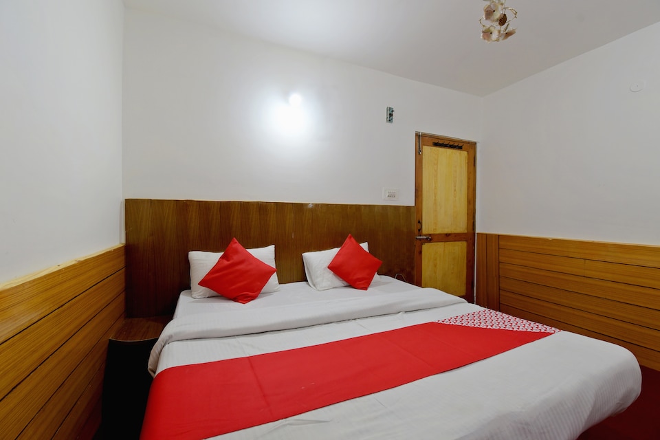 OYO 42119 Hotel Kunal, Hadimba Temple Road, Manali
