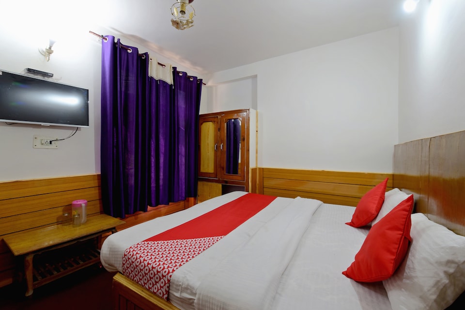 OYO 42119 Hotel Kunal, Hadimba Temple Road, Manali